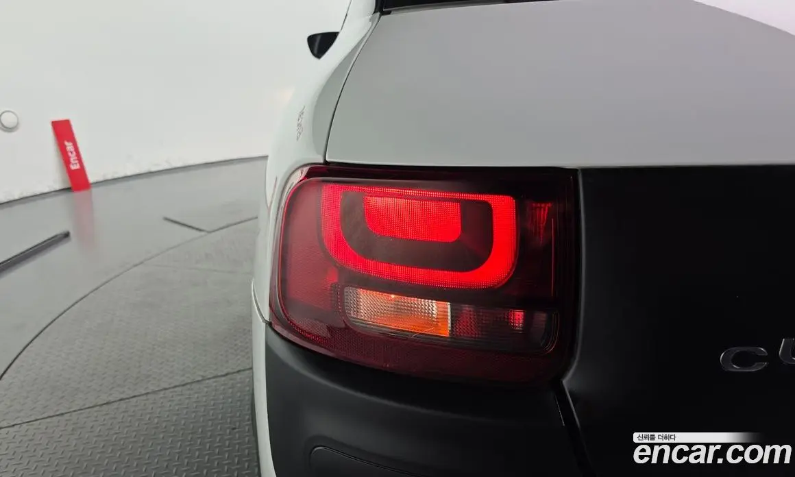 Citroen C4 Cactus 2017 1.6 автомат (гидро), фото 9