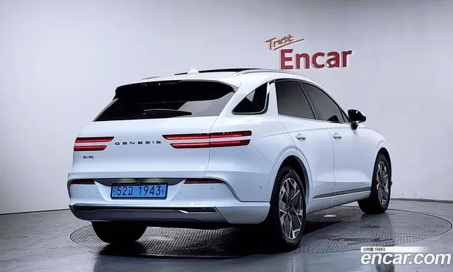 Genesis GV70 2022 0.1 автомат (гидро), миниатюра 1
