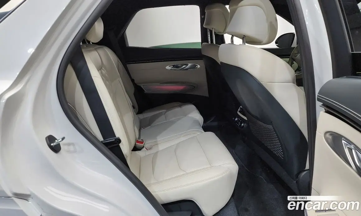 Genesis GV70 2022 0.1 автомат (гидро), фото 16