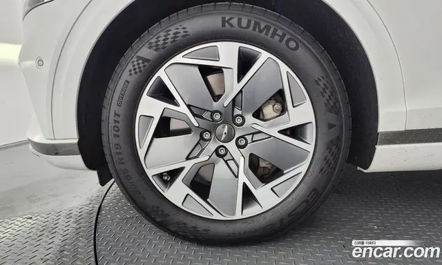 Genesis GV70 2022 0.1 автомат (гидро), миниатюра 4
