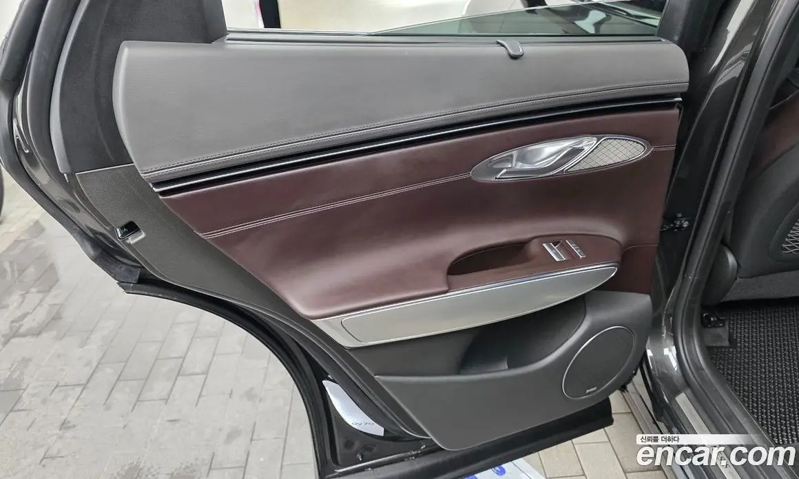 Genesis GV70 2024 2.5 автомат (гидро), фото 15