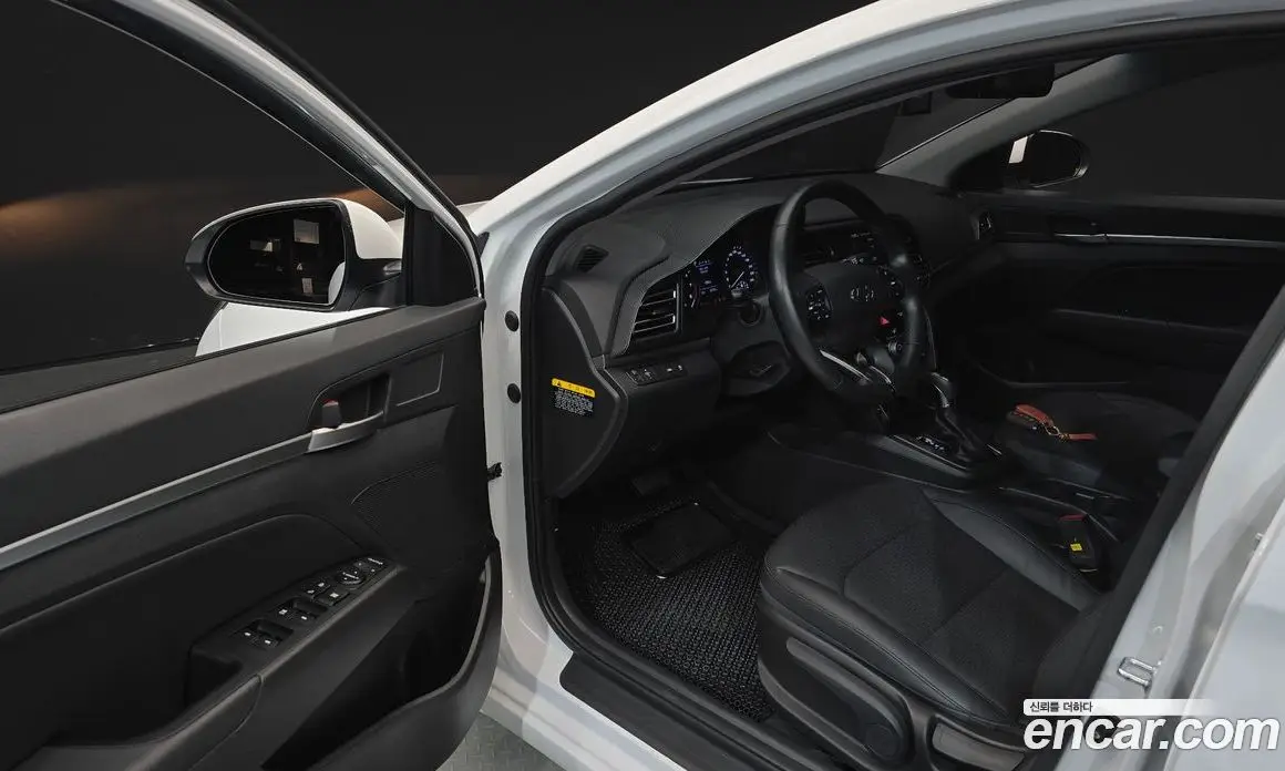 Hyundai Avante 2019 1.6 автомат (гидро), фото 13