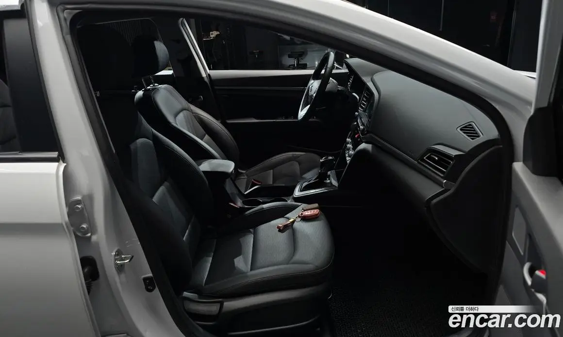 Hyundai Avante 2019 1.6 автомат (гидро), фото 16