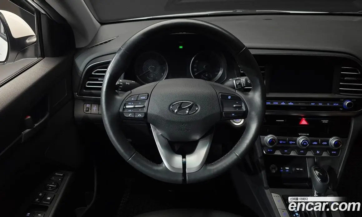 Hyundai Avante 2019 1.6 автомат (гидро), фото 19