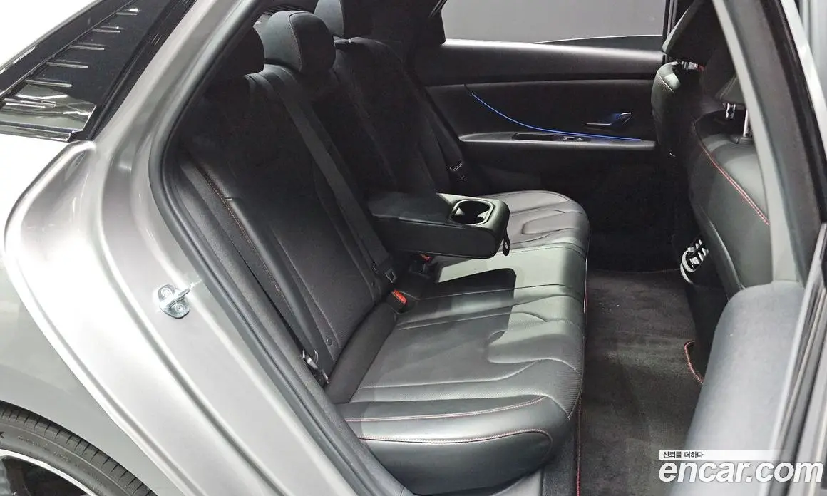 Hyundai Avante 2023 1.6 автомат (гидро), фото 11