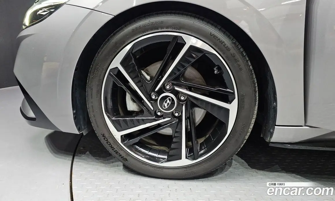 Hyundai Avante 2023 1.6 автомат (гидро), фото 5