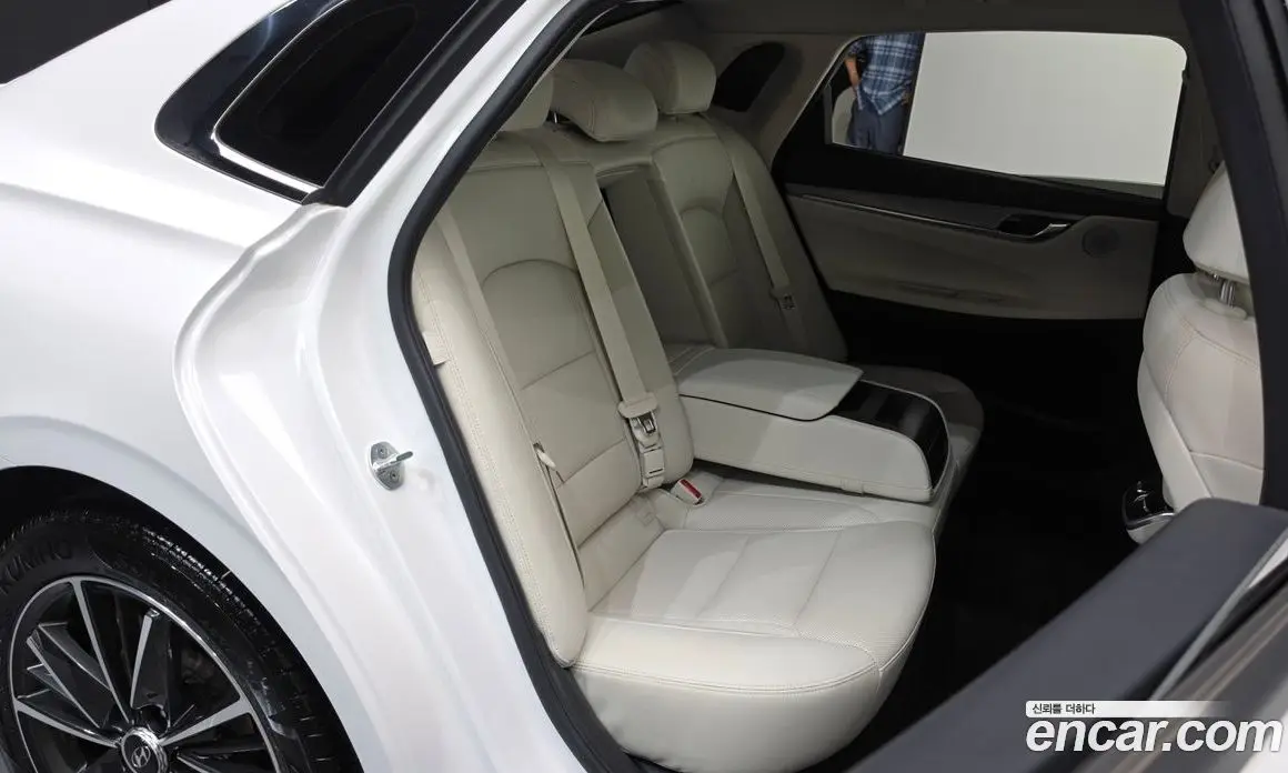 Hyundai Grandeur 2021 2.5 автомат (гидро), фото 12