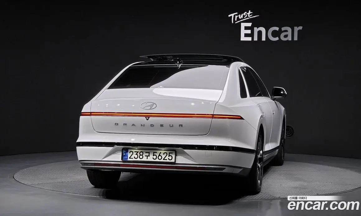 Hyundai Grandeur 2023 2.5 автомат (гидро), фото 4