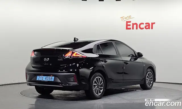 Hyundai Ioniq 2020 0.1 автомат (гидро), миниатюра 2