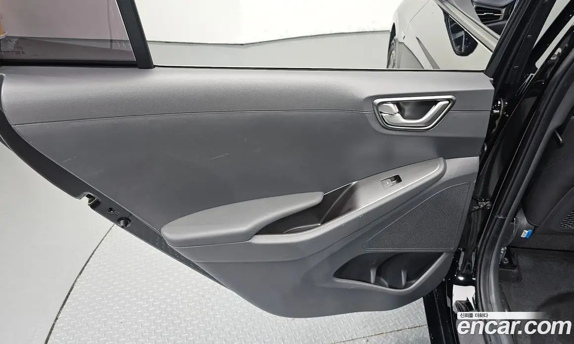 Hyundai Ioniq 2020 0.1 автомат (гидро), фото 15