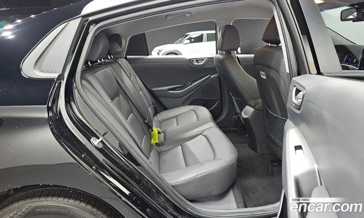 Hyundai Ioniq 2020 0.1 автомат (гидро), фото 17