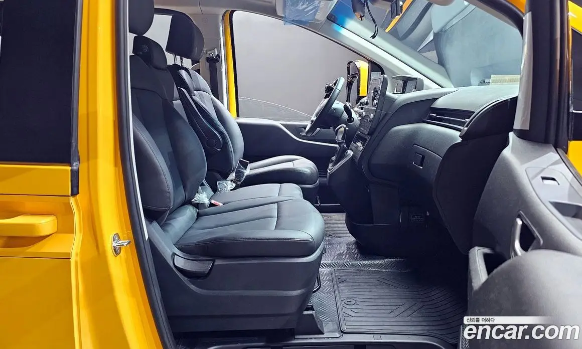 Hyundai Staria 2023 3.5 автомат (гидро), фото 11 Hyundai Staria 2023 3.5 автомат (гидро), фото 11