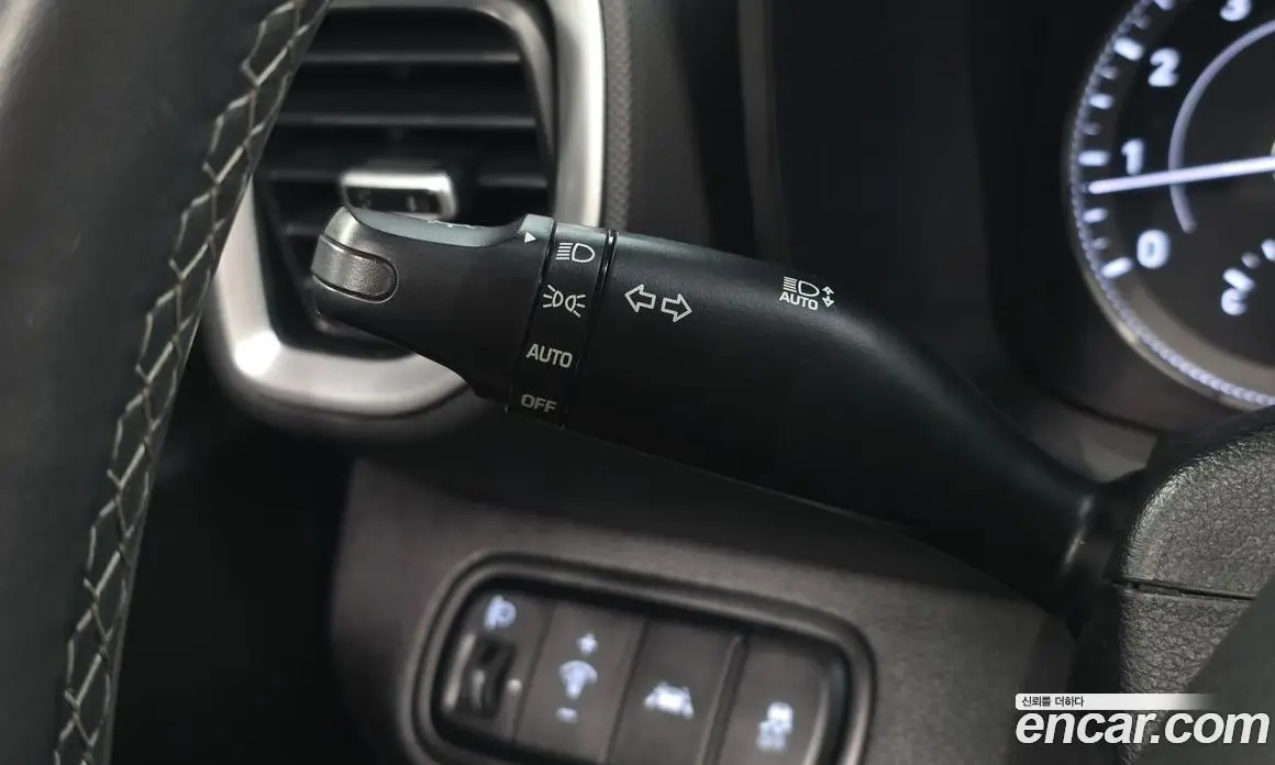 Hyundai Venue 2019 1.6 автомат (гидро), фото 17