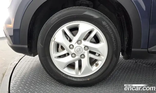 Hyundai Venue 2019 1.6 автомат (гидро), миниатюра 5