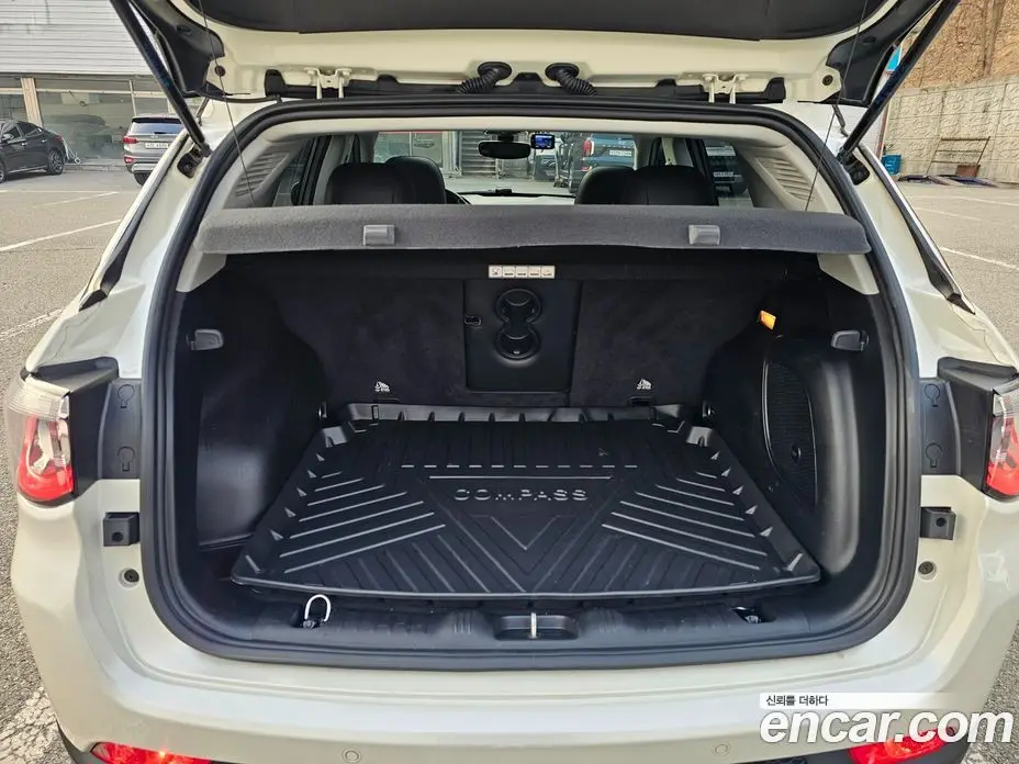 Jeep Compass 2019 2.4 автомат (гидро), фото 8 Jeep Compass 2019 2.4 автомат (гидро), фото 8