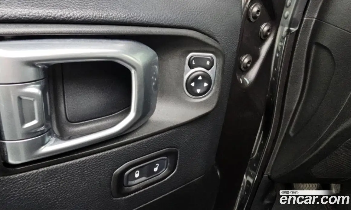 Jeep Wrangler 2019 2.0 автомат (гидро), фото 18 Jeep Wrangler 2019 2.0 автомат (гидро), фото 18