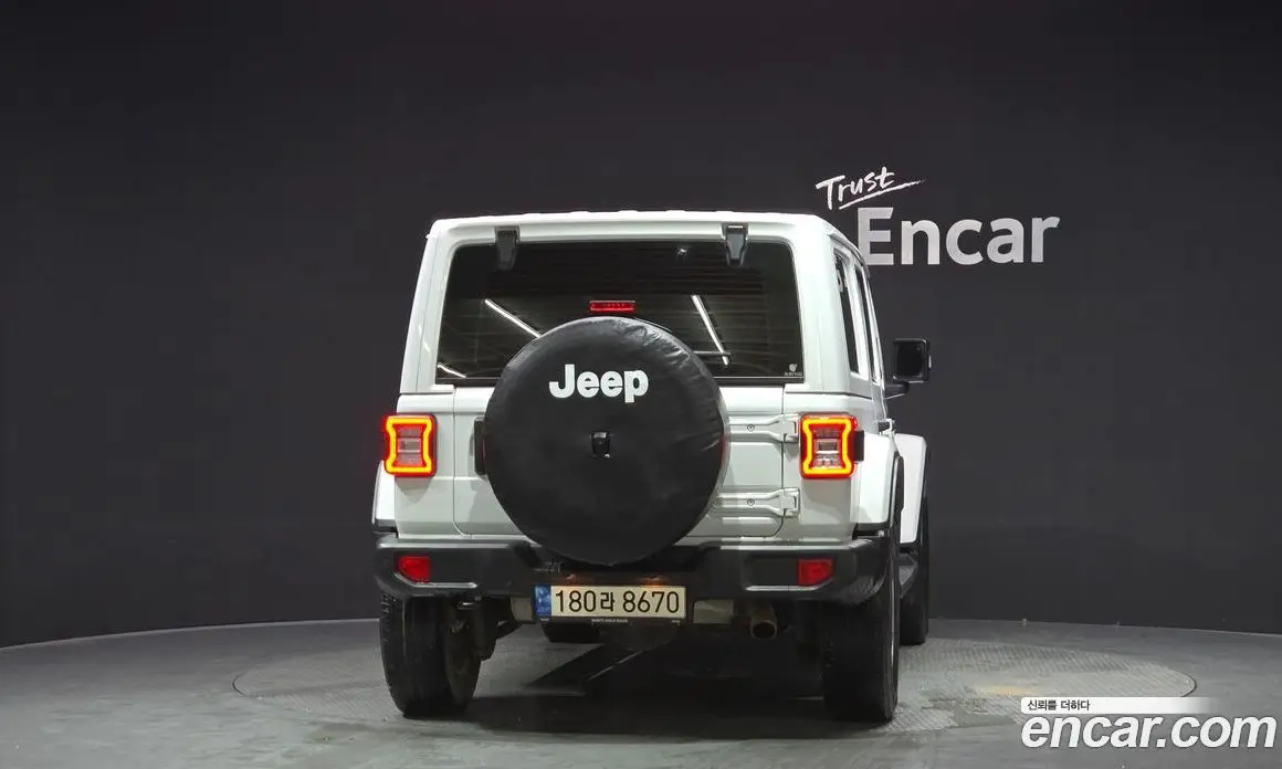 Jeep Wrangler 2021 2.0 автомат (гидро), фото 4 Jeep Wrangler 2021 2.0 автомат (гидро), фото 4