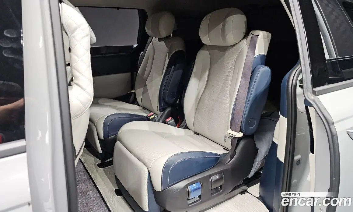 Kia Carnival 2024 1.6 автомат (гидро), фото 15