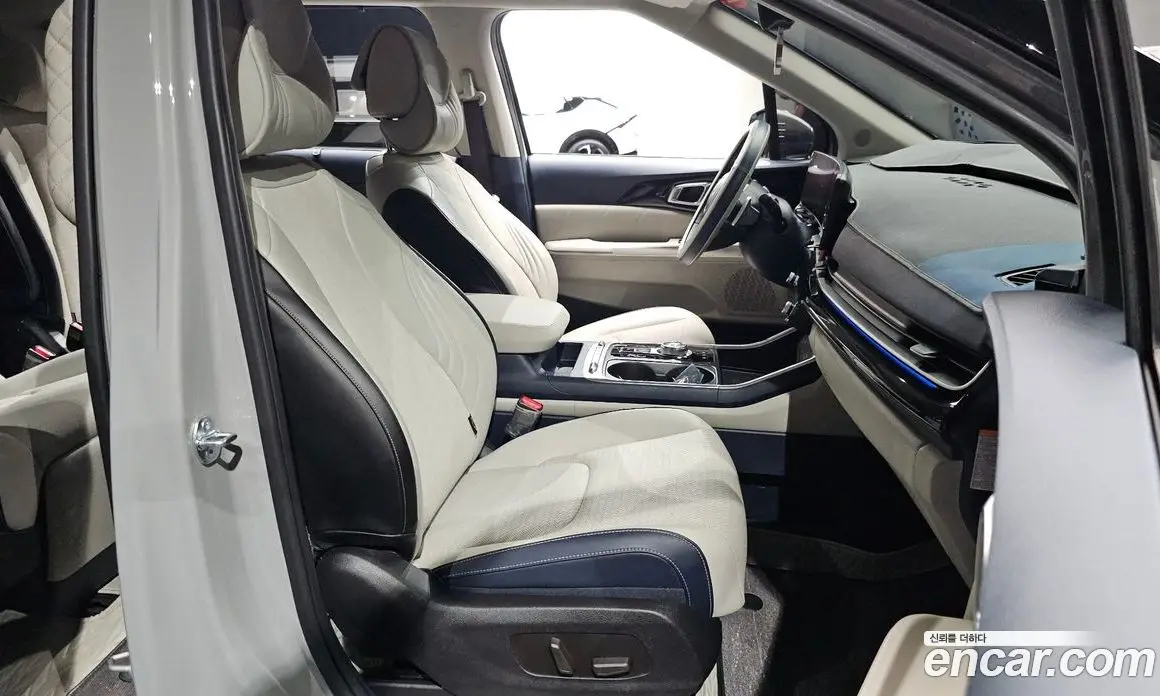 Kia Carnival 2024 1.6 автомат (гидро), фото 18