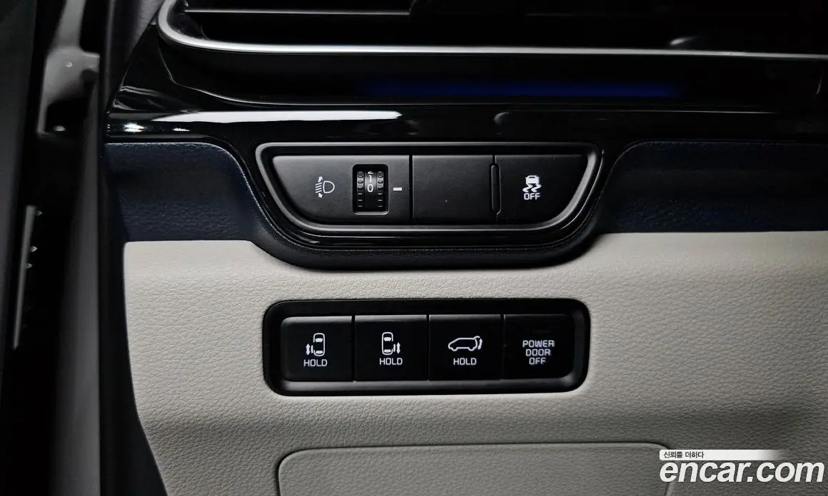 Kia Carnival 2024 1.6 автомат (гидро), фото 24