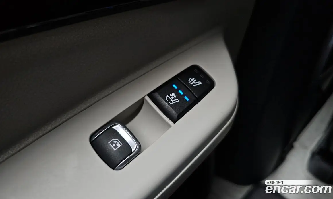 Kia Carnival 2024 1.6 автомат (гидро), фото 26