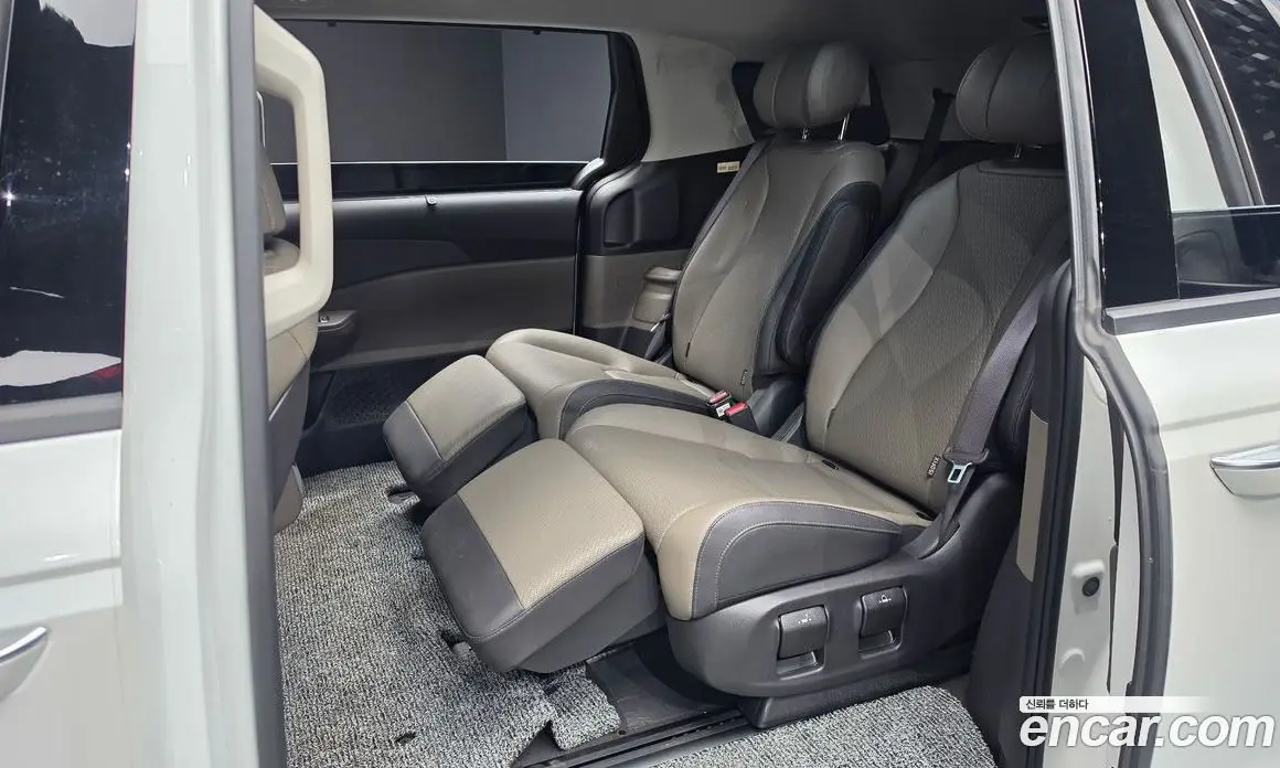 Kia Carnival 2024 1.6 автомат (гидро), фото 16