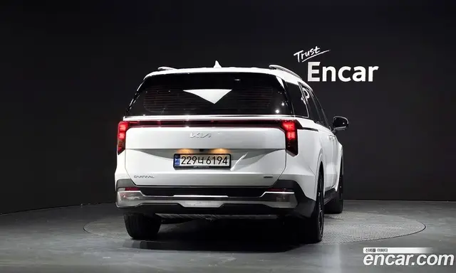 Kia Carnival 2024 1.6 автомат (гидро), миниатюра 3