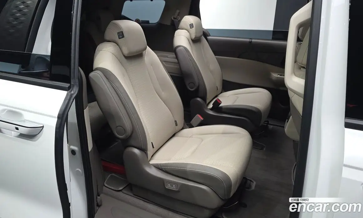 Kia Carnival 2025 3.5 автомат (гидро), фото 12