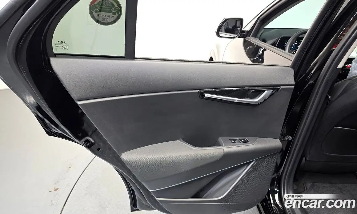 Kia Niro 2023 0.2 автомат (гидро), фото 15