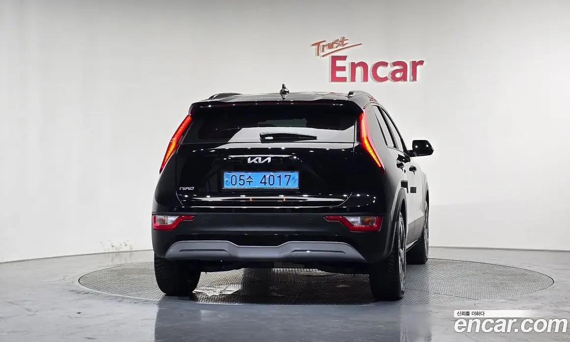 Kia Niro 2023 0.2 автомат (гидро), фото 4