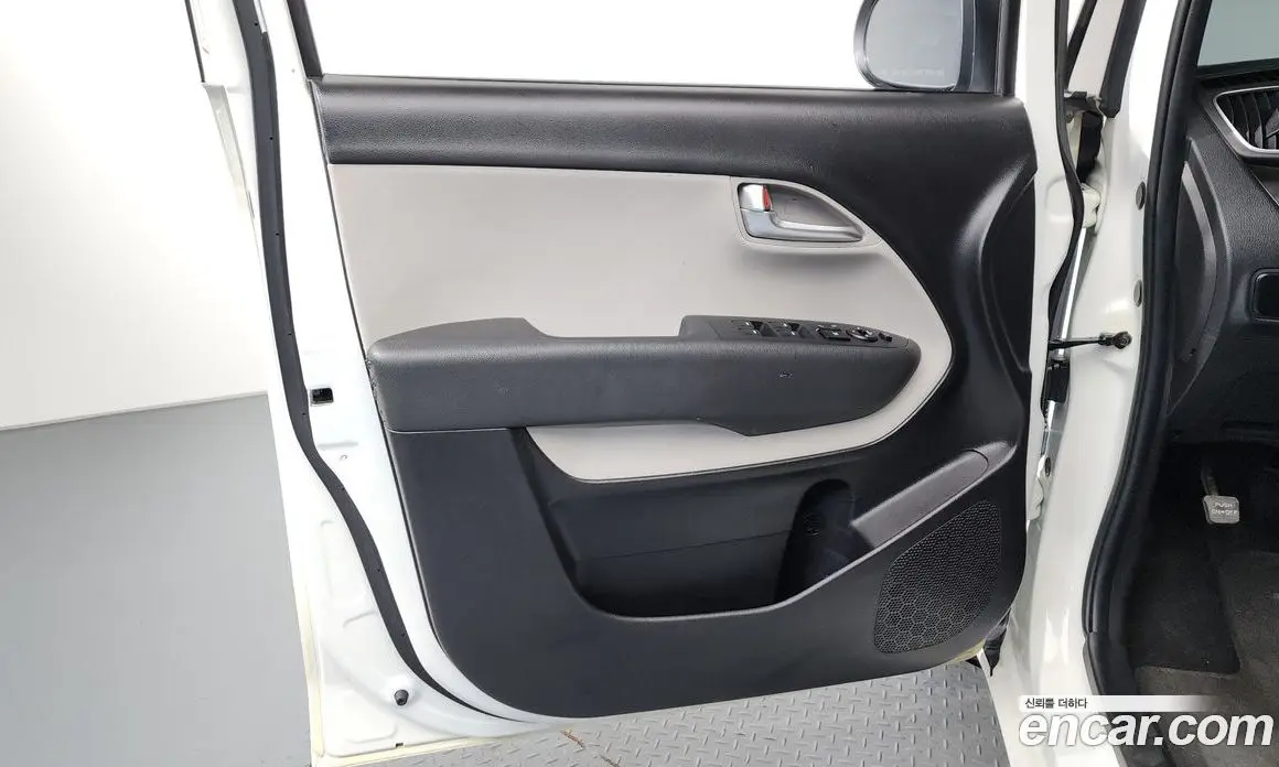 Kia Ray 2022 1.0 автомат (гидро), фото 14