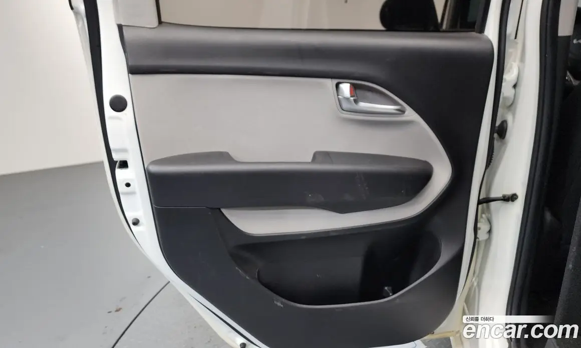 Kia Ray 2022 1.0 автомат (гидро), фото 15