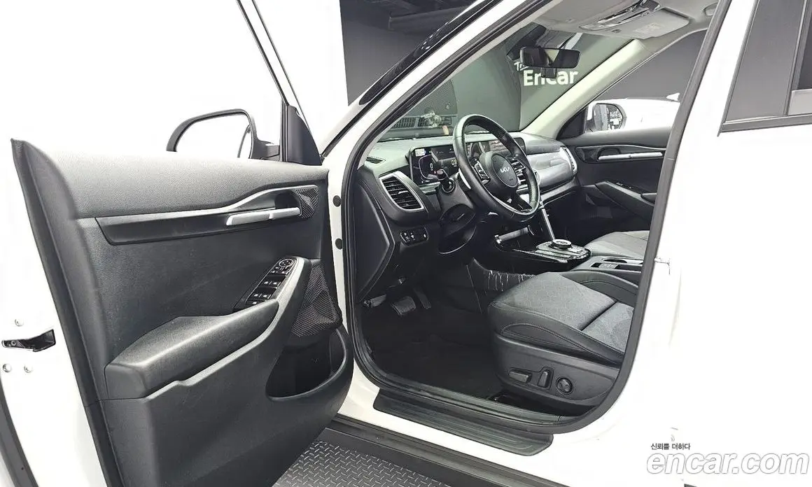 Kia Seltos 2023 2.0 автомат (гидро), фото 10