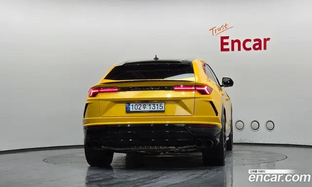 Lamborghini Urus 2022 4.0 автомат (гидро), миниатюра 4
