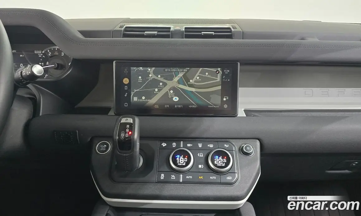 Land Rover Defender 2022 3.0 автомат (гидро), фото 17