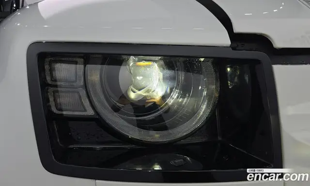 Land Rover Defender 2022 3.0 автомат (гидро), миниатюра 7