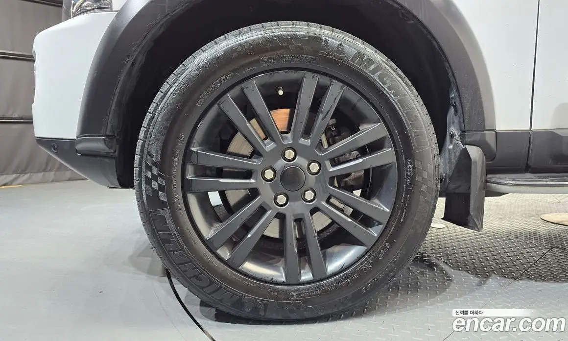 Land Rover Discovery 2016 3.0 автомат (гидро), фото 5