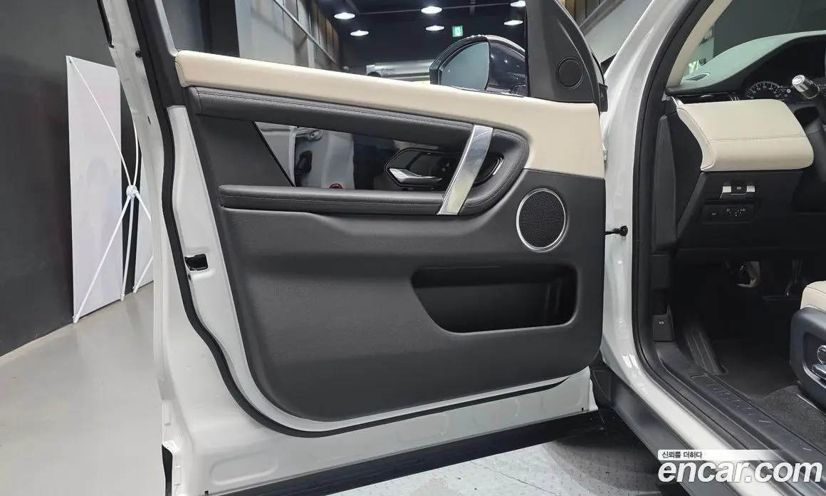 Land Rover Discovery Sport 2022 2.0 автомат (гидро), фото 14