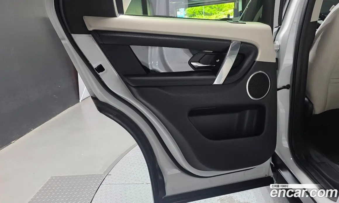 Land Rover Discovery Sport 2022 2.0 автомат (гидро), фото 15