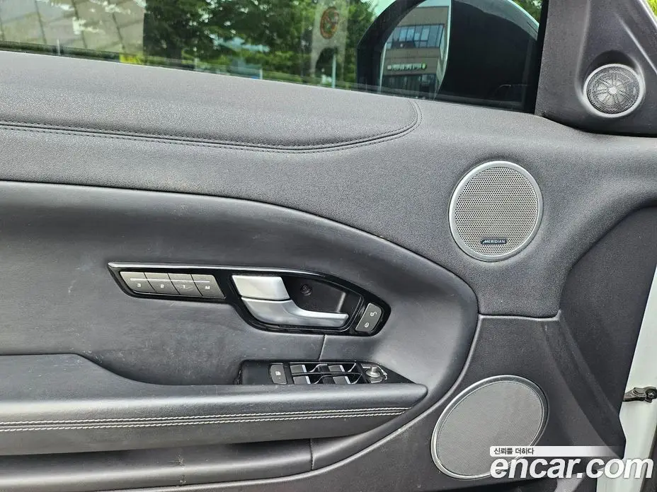Land Rover Range Rover Evoque 2017 2.0 автомат (гидро), фото 11