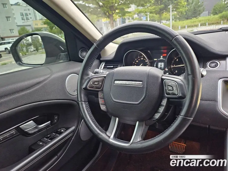 Land Rover Range Rover Evoque 2017 2.0 автомат (гидро), фото 18