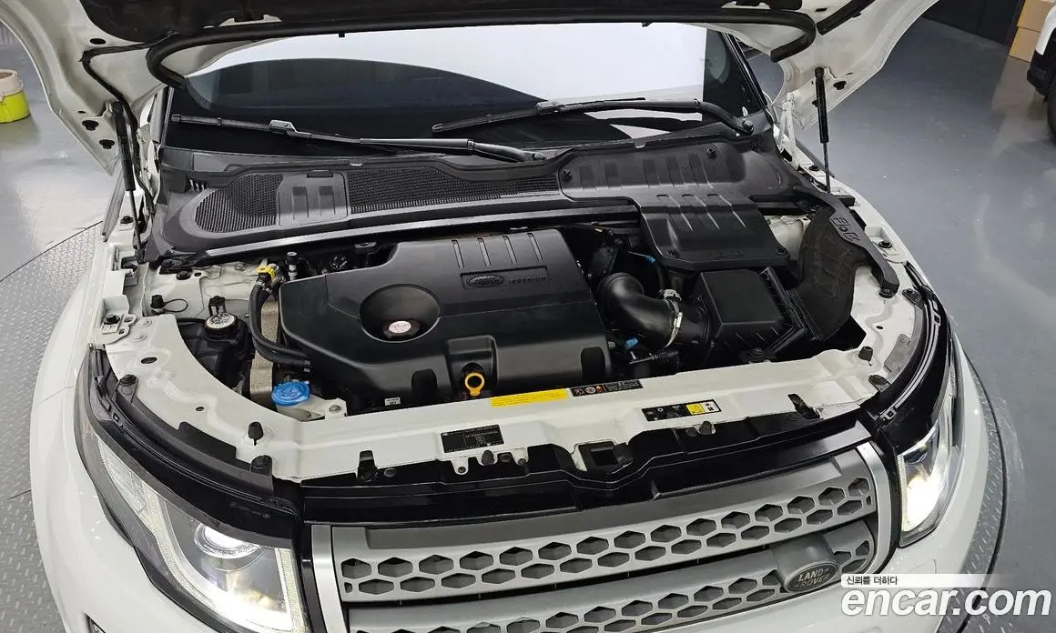 Land Rover Range Rover Evoque 2017 2.0 автомат (гидро), фото 6