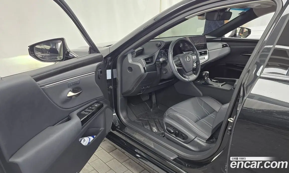 Lexus ES 2023 2.5 автомат (гидро), фото 13