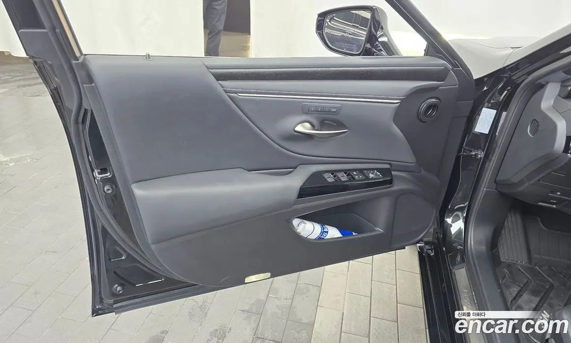 Lexus ES 2023 2.5 автомат (гидро), фото 14