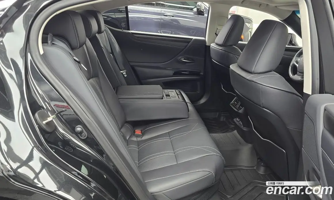 Lexus ES 2023 2.5 автомат (гидро), фото 17