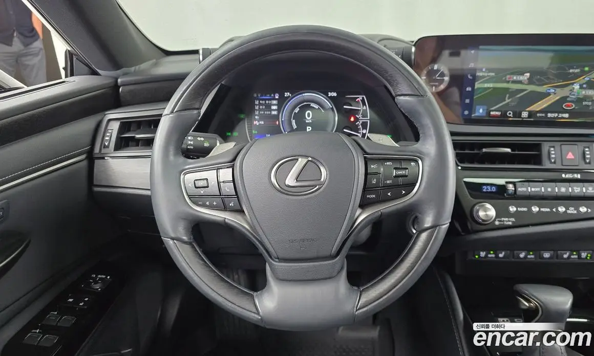 Lexus ES 2023 2.5 автомат (гидро), фото 18