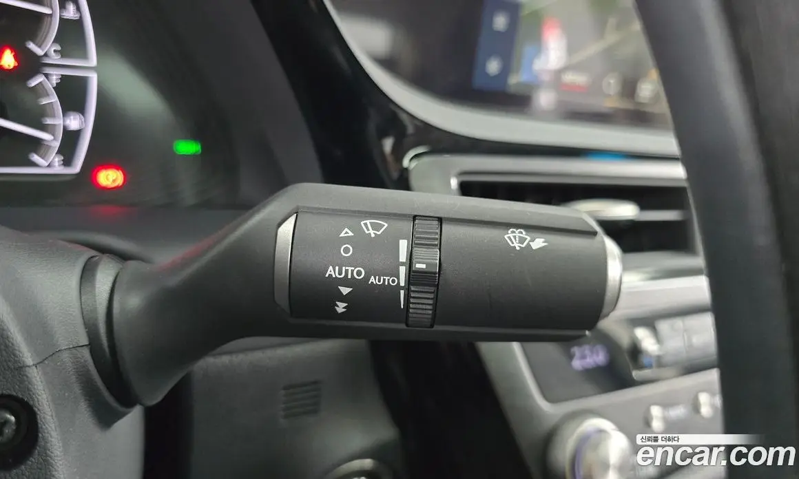 Lexus ES 2023 2.5 автомат (гидро), фото 30