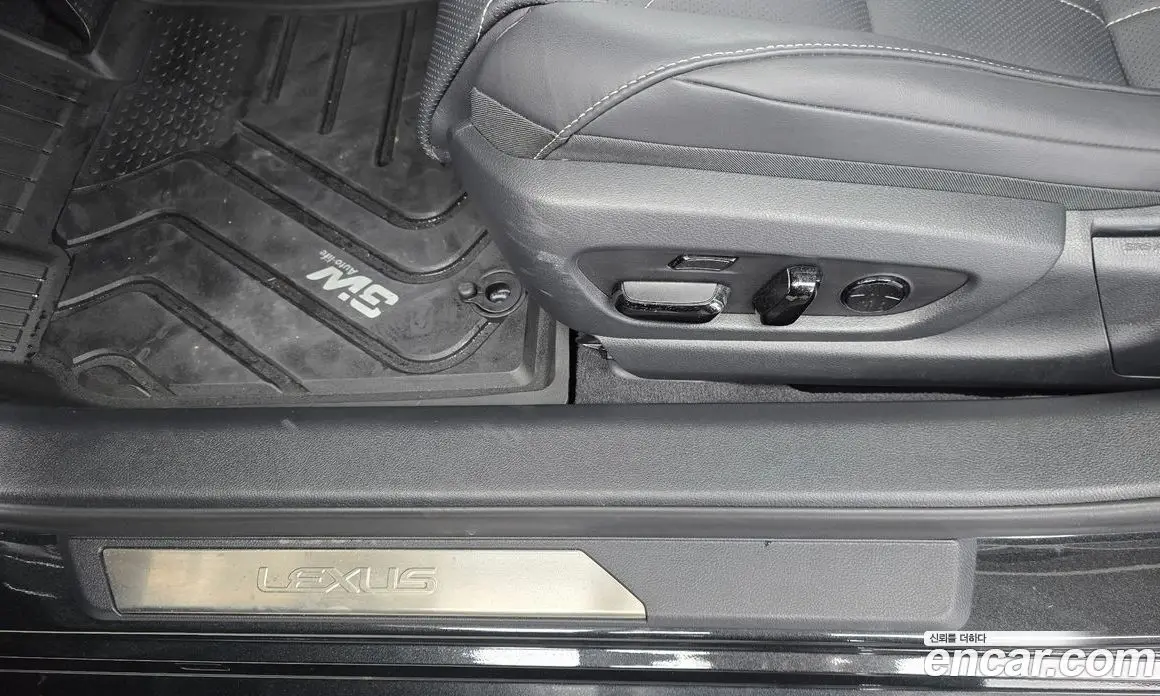 Lexus ES 2023 2.5 автомат (гидро), фото 31