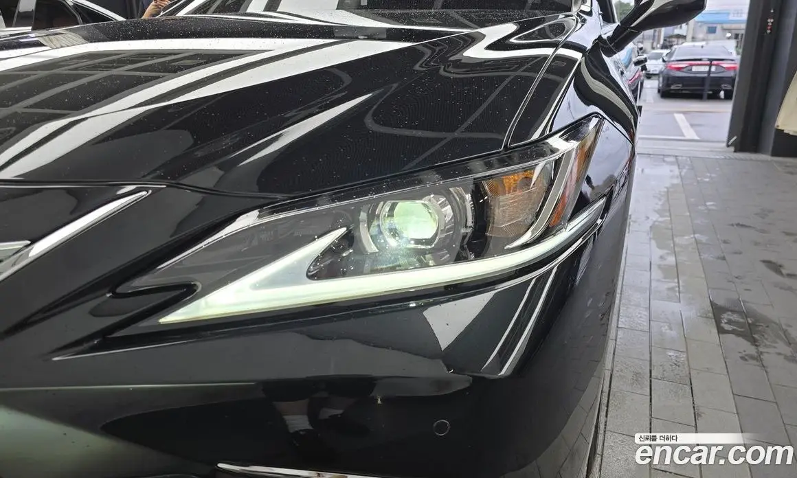 Lexus ES 2023 2.5 автомат (гидро), фото 8