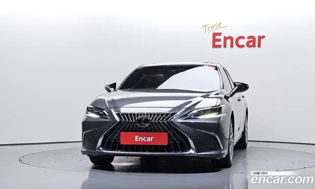 Lexus ES 2023 2.5 автомат (гидро), миниатюра 3
